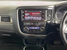 Photo '18' of Mitsubishi Outlander
