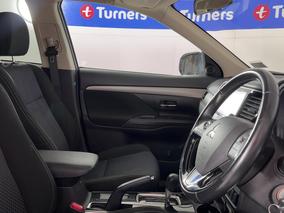 Photo '16' of Mitsubishi Outlander