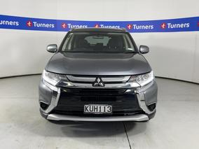 Photo '2' of Mitsubishi Outlander