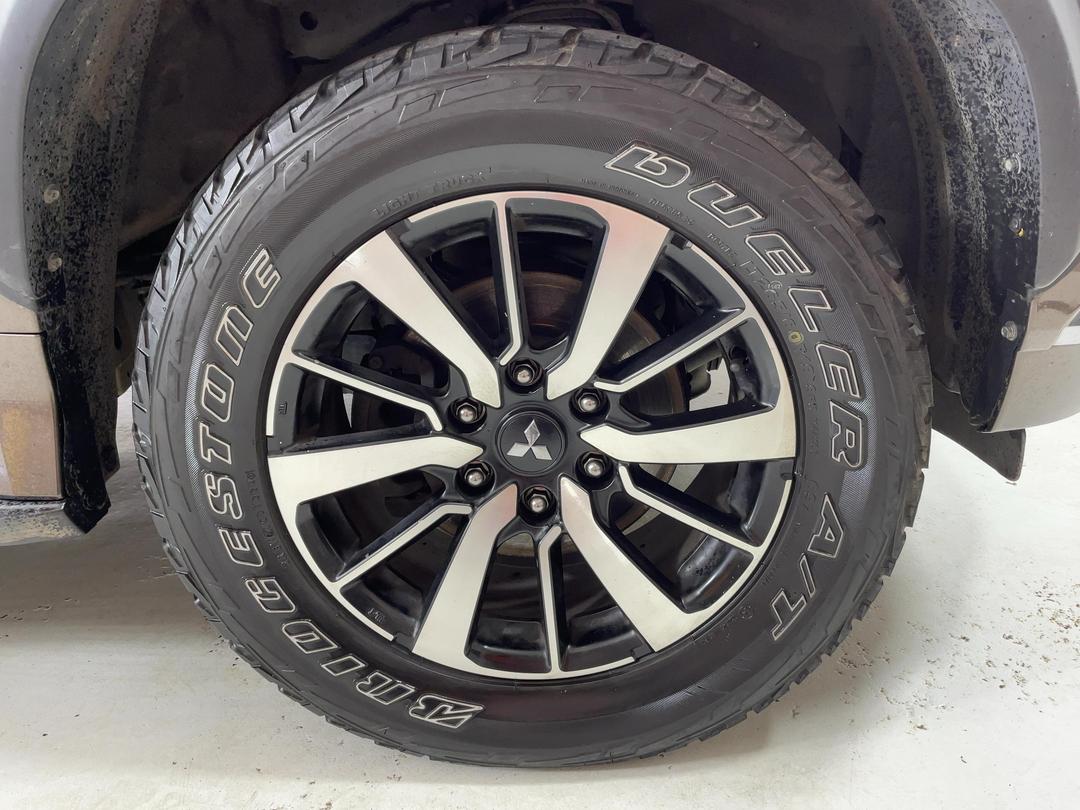 Photo '9' of Mitsubishi Pajero Sport