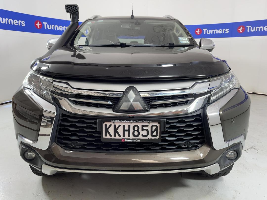 Photo '2' of Mitsubishi Pajero Sport