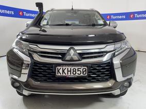 Photo '2' of Mitsubishi Pajero Sport