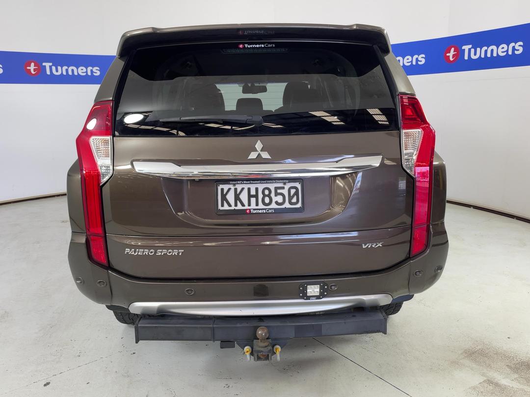 Photo '6' of Mitsubishi Pajero Sport