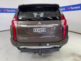 Photo '6' of Mitsubishi Pajero Sport