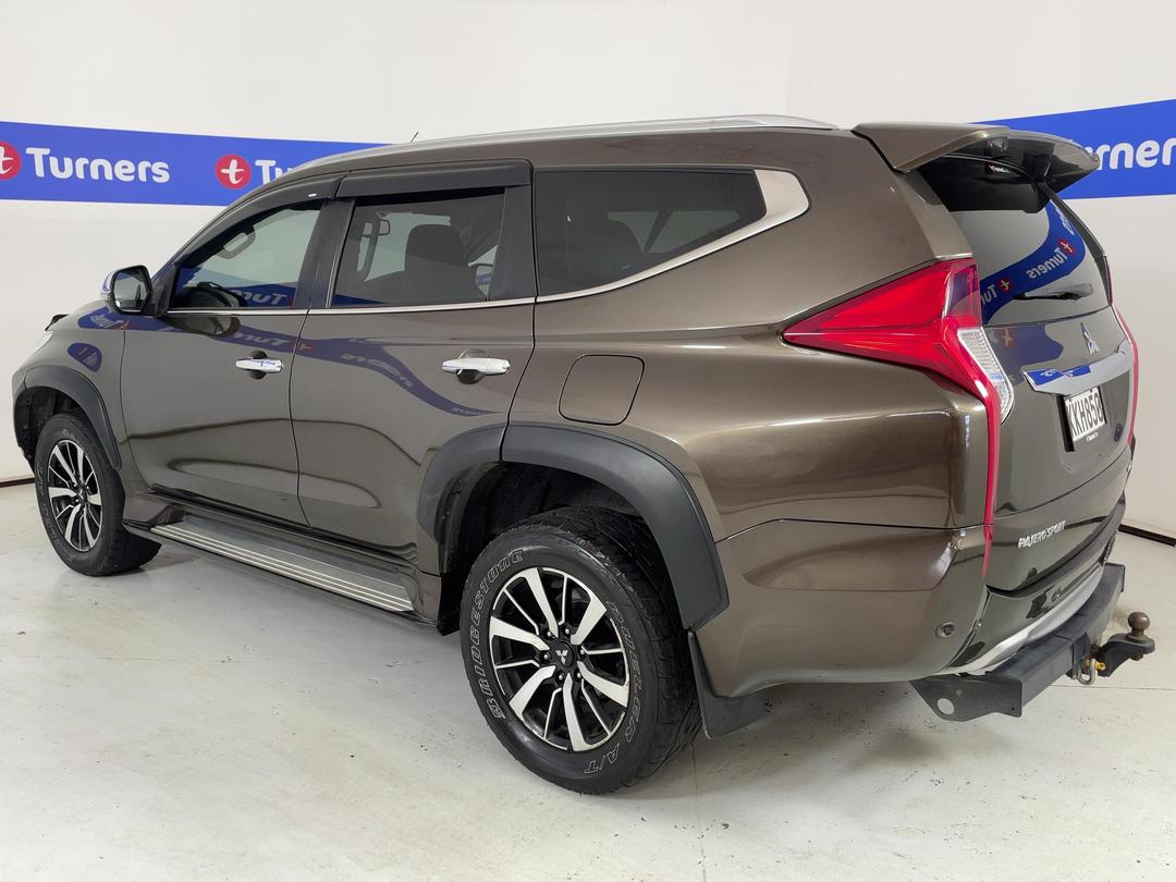 Photo '5' of Mitsubishi Pajero Sport