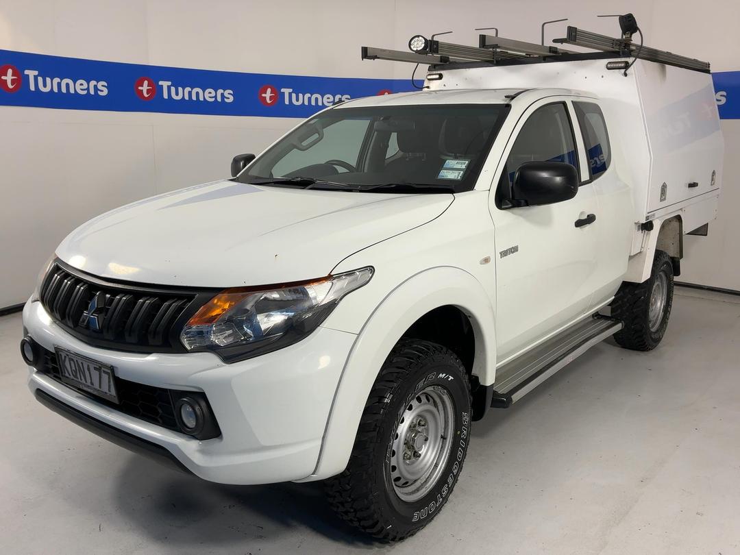 Photo '4' of Mitsubishi Triton