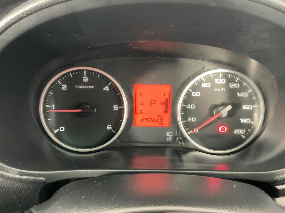 Photo '21' of Mitsubishi Triton