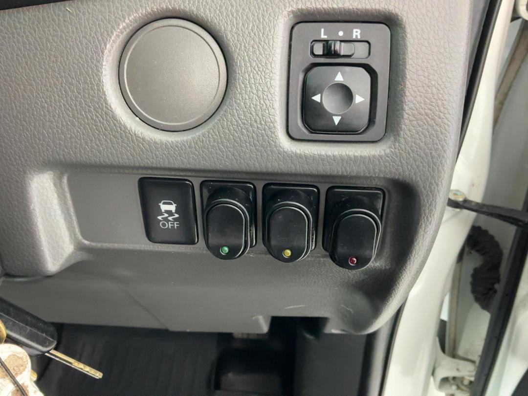 Photo '24' of Mitsubishi Triton