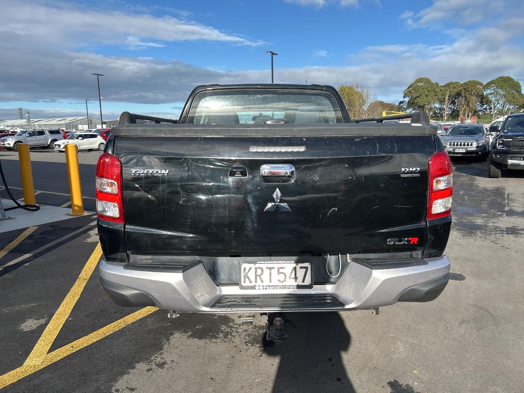 Photo '9' of Mitsubishi Triton DC Glxr 6M