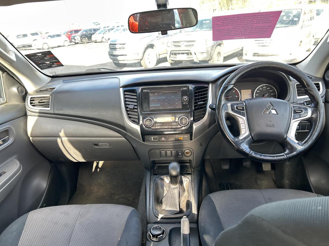 Photo '18' of Mitsubishi Triton DC Glxr 6M