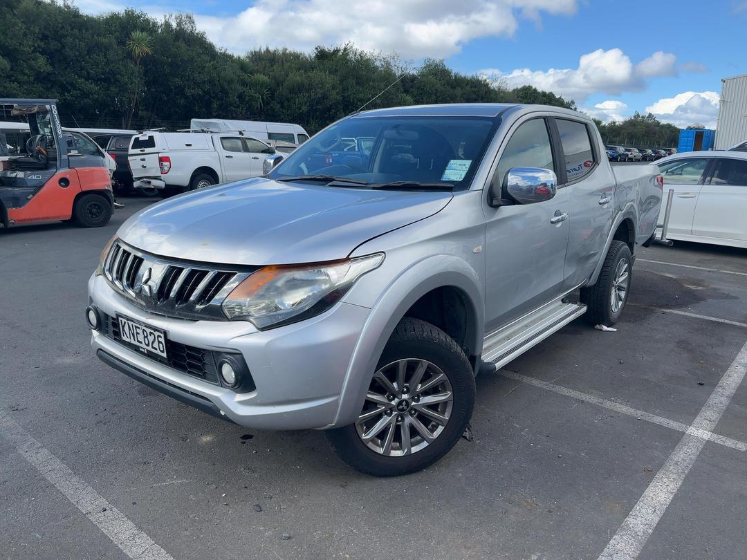 Photo '3' of Mitsubishi Triton D/CAB Glxr