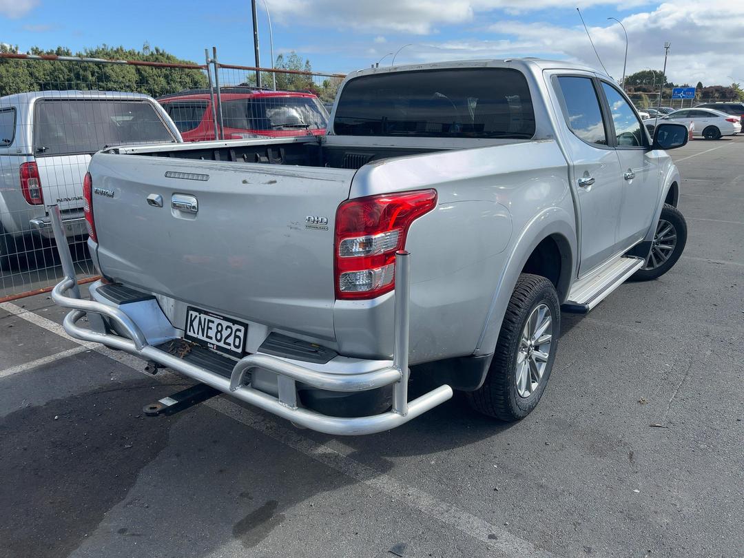 Photo '6' of Mitsubishi Triton D/CAB Glxr