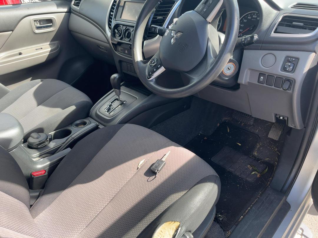 Photo '9' of Mitsubishi Triton D/CAB Glxr