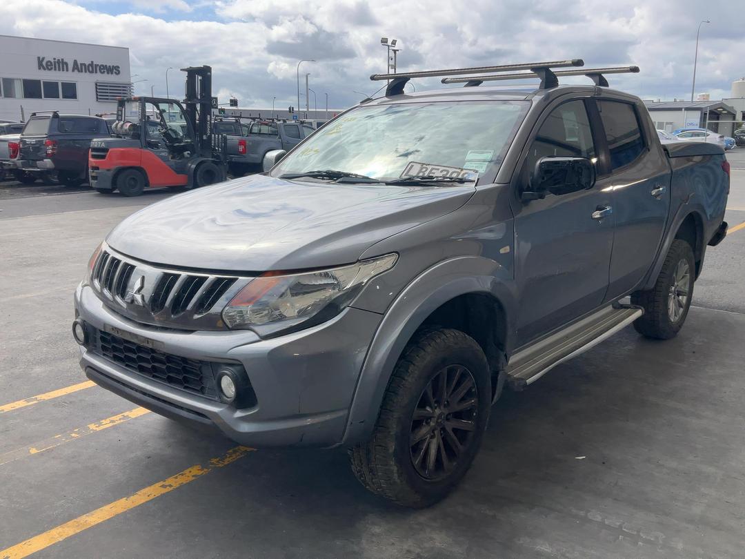 Photo '3' of Mitsubishi Triton D/CAB Glxr Photo '3' of Mitsubishi Triton D/CAB Glxr