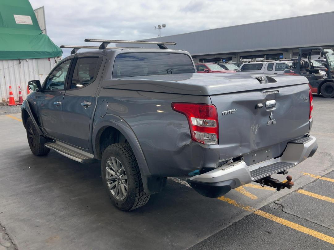 Photo '4' of Mitsubishi Triton D/CAB Glxr Photo '4' of Mitsubishi Triton D/CAB Glxr