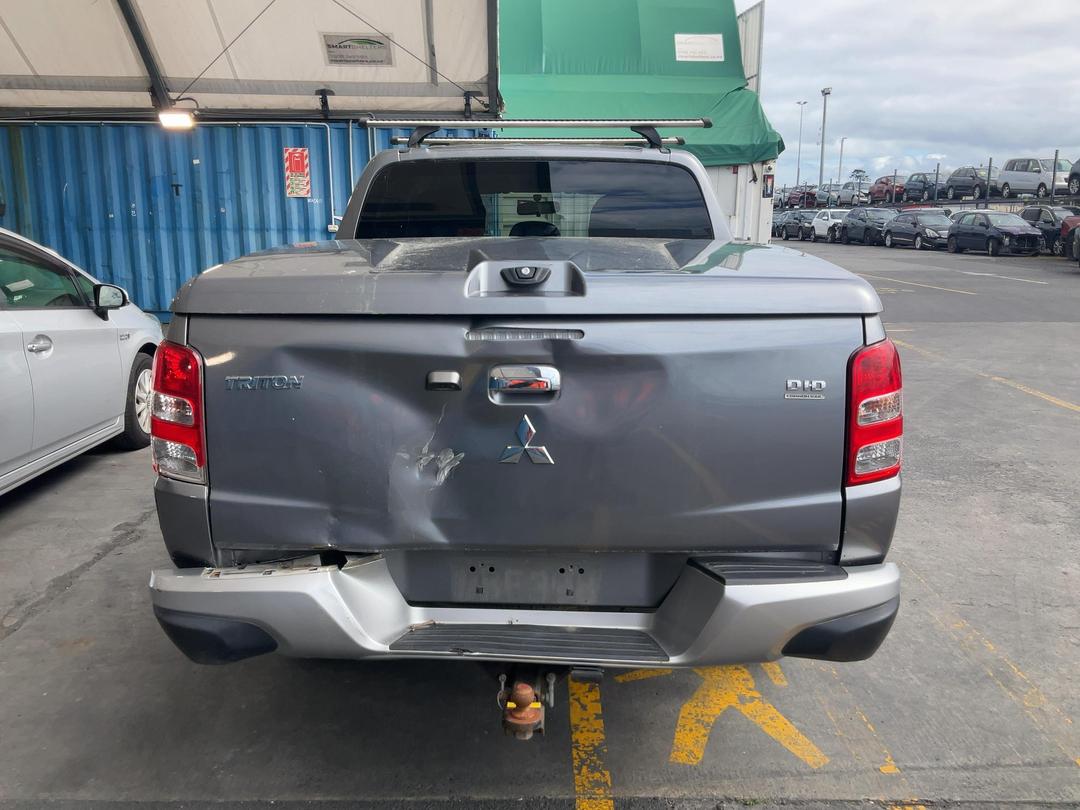 Photo '5' of Mitsubishi Triton D/CAB Glxr Photo '5' of Mitsubishi Triton D/CAB Glxr