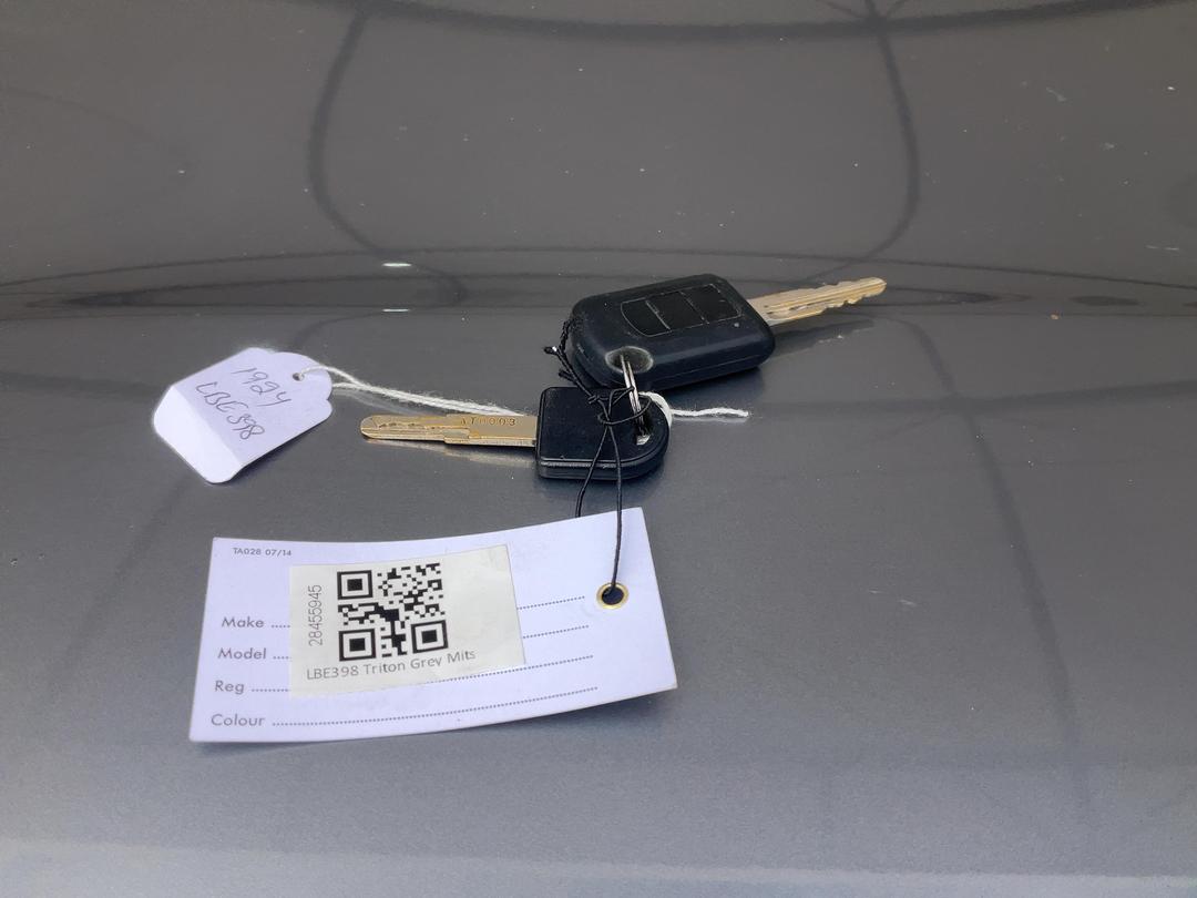 Photo '14' of Mitsubishi Triton D/CAB Glxr Photo '14' of Mitsubishi Triton D/CAB Glxr