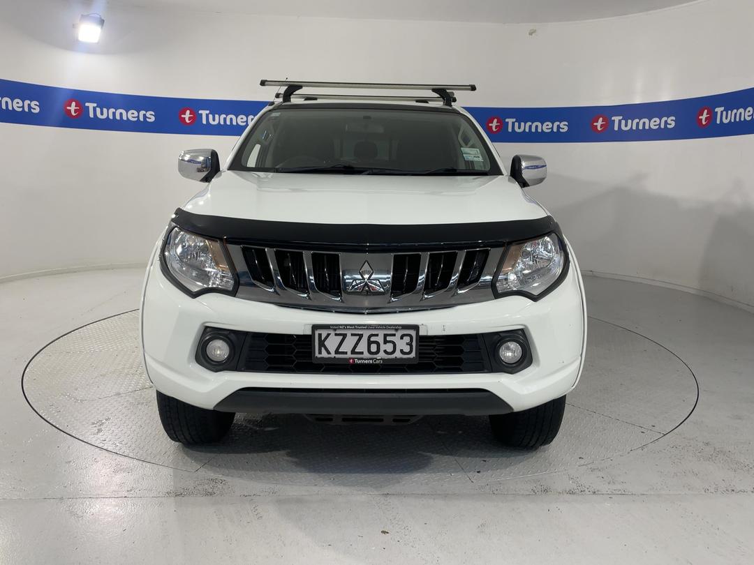 Photo '2' of Mitsubishi Triton