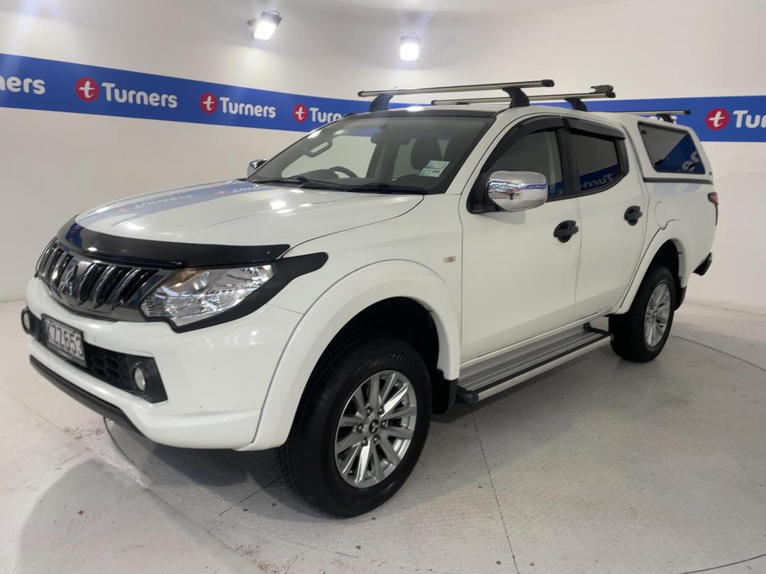Photo '4' of Mitsubishi Triton