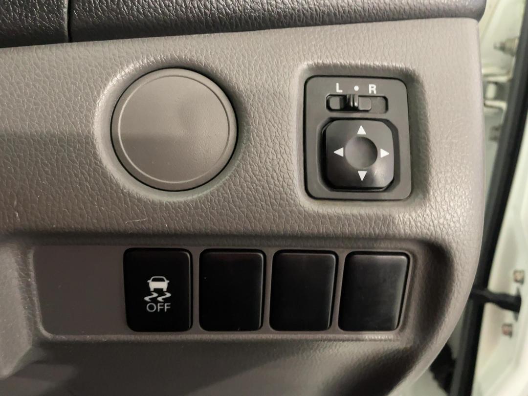 Photo '25' of Mitsubishi Triton
