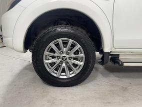 Photo '10' of Mitsubishi Triton