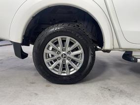 Photo '12' of Mitsubishi Triton