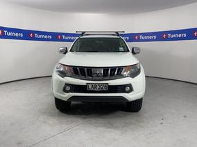 Photo '2' of Mitsubishi Triton