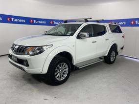 Photo '4' of Mitsubishi Triton