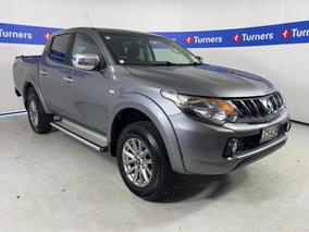 Photo '1' of Mitsubishi Triton