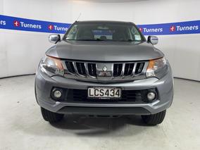 Photo '2' of Mitsubishi Triton