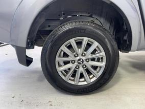 Photo '12' of Mitsubishi Triton