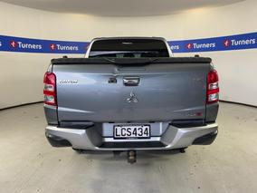 Photo '6' of Mitsubishi Triton