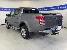 Photo '5' of Mitsubishi Triton
