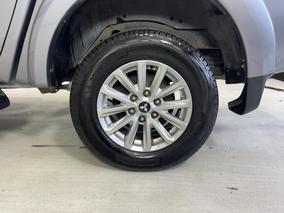 Photo '11' of Mitsubishi Triton