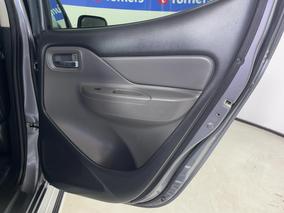 Photo '19' of Mitsubishi Triton