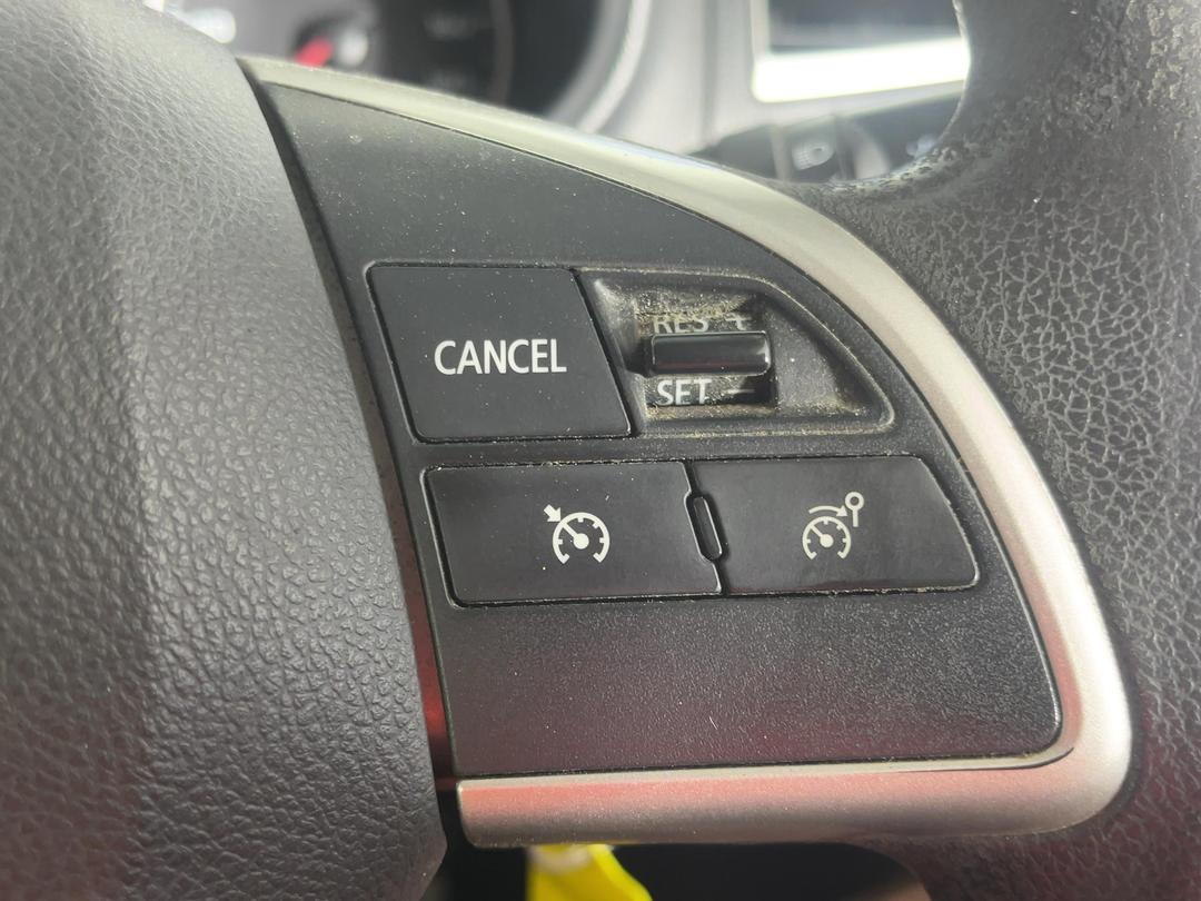 Photo '24' of Mitsubishi Triton
