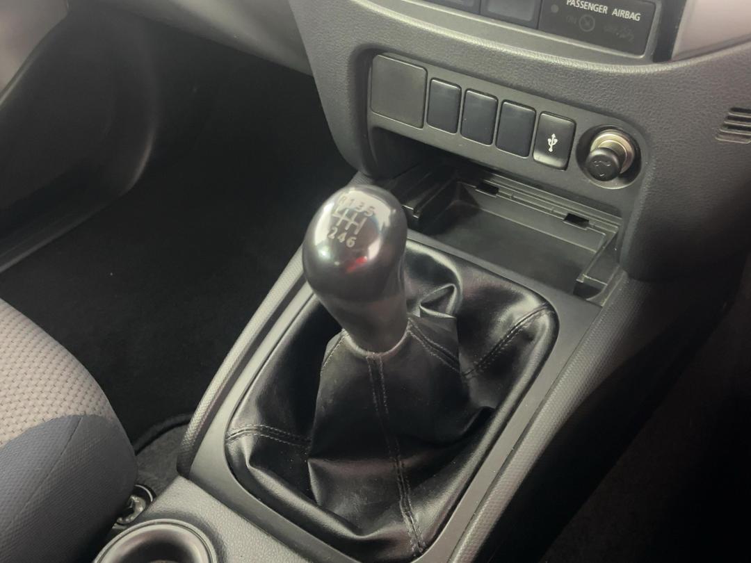 Photo '27' of Mitsubishi Triton