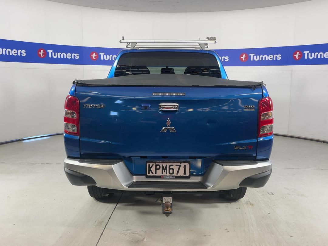 Photo '6' of Mitsubishi Triton