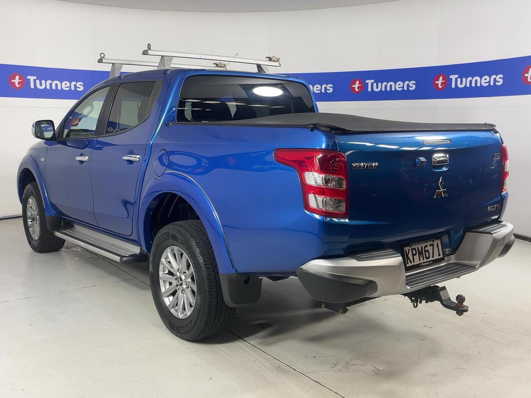 Photo '5' of Mitsubishi Triton
