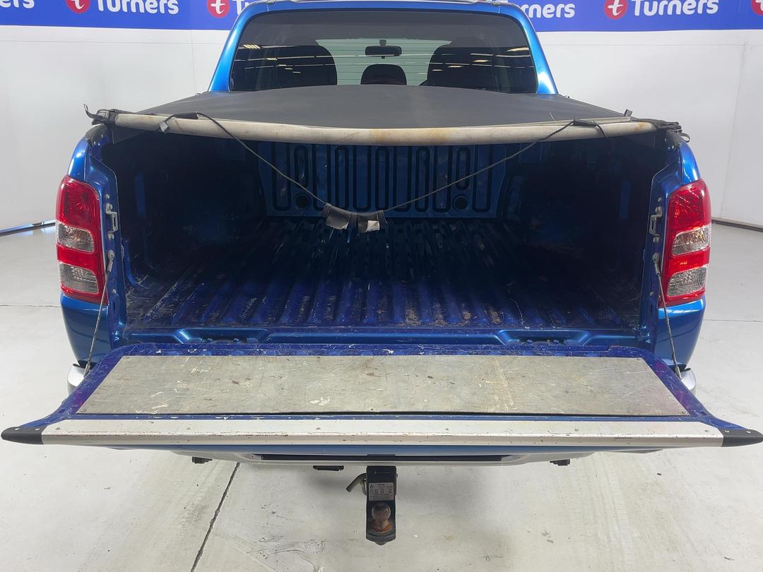 Photo '14' of Mitsubishi Triton