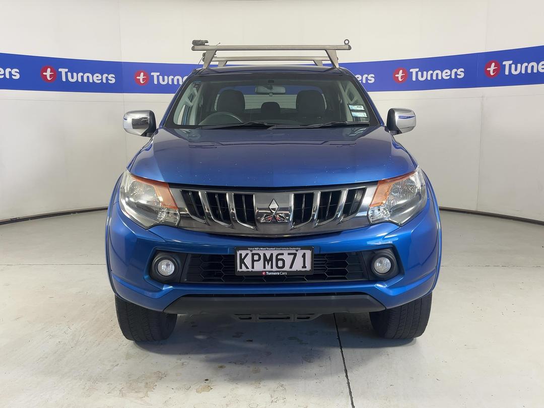 Photo '2' of Mitsubishi Triton