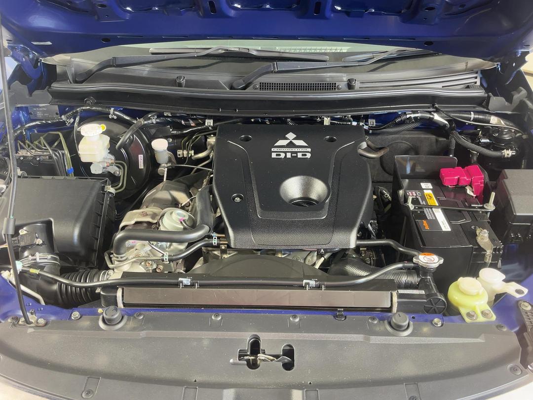 Photo '13' of Mitsubishi Triton