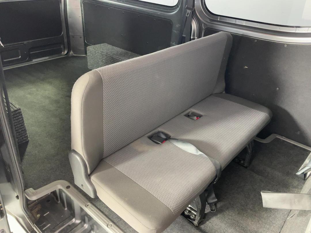 Photo '19' of Nissan Caravan