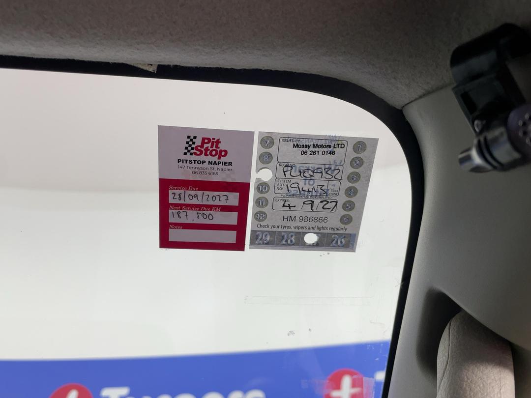 Photo '22' of Nissan Caravan