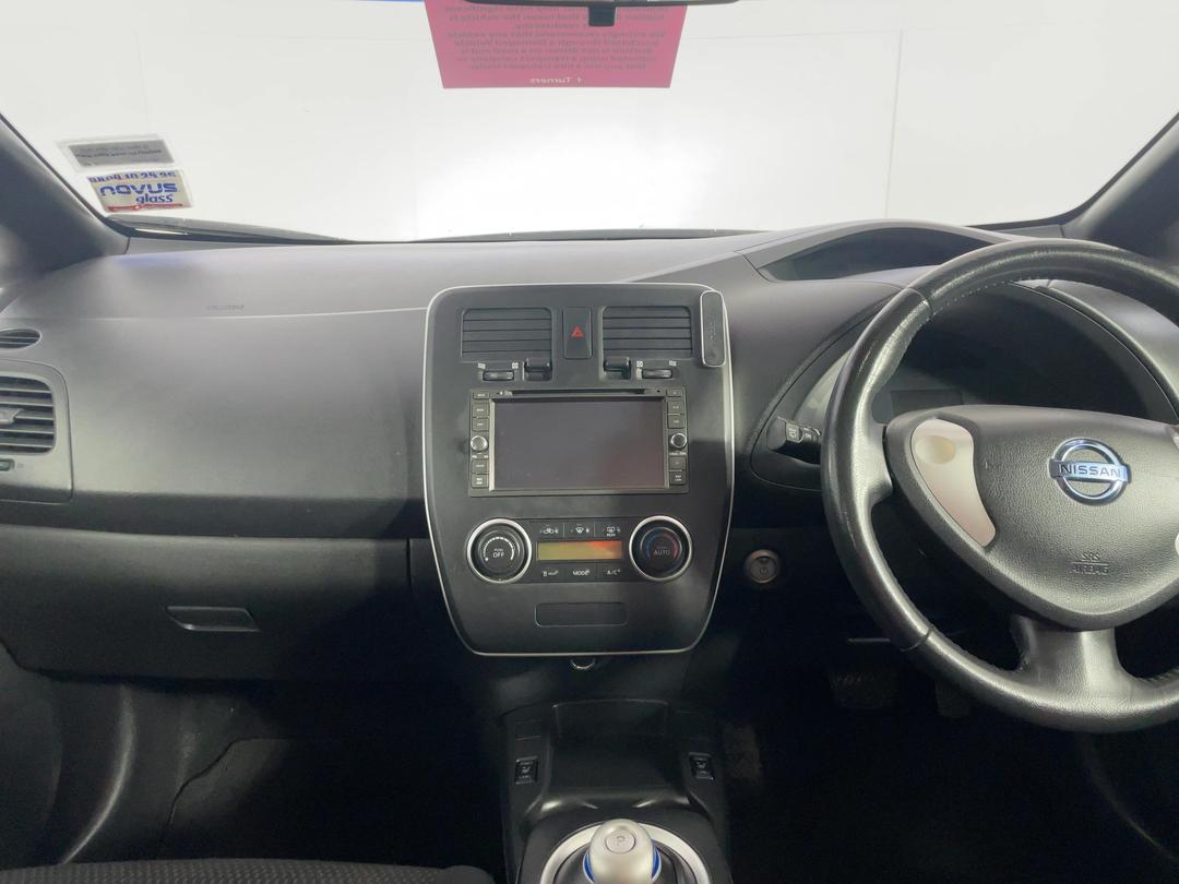 Photo '15' of Nissan Leaf