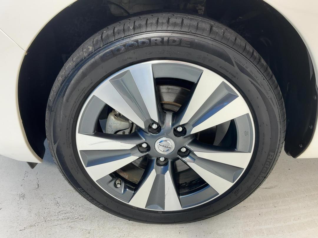 Photo '10' of Nissan Leaf