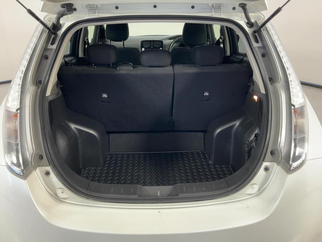 Photo '14' of Nissan Leaf