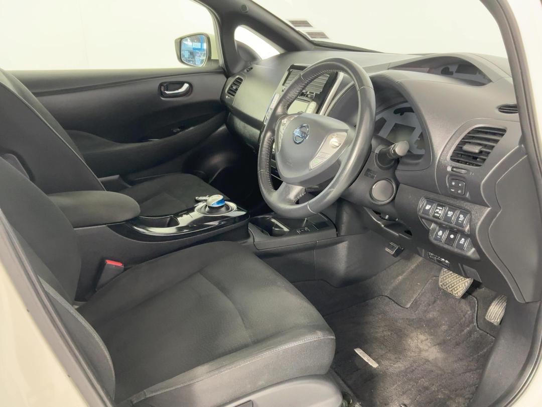 Photo '16' of Nissan Leaf