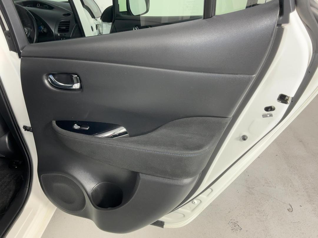 Photo '19' of Nissan Leaf