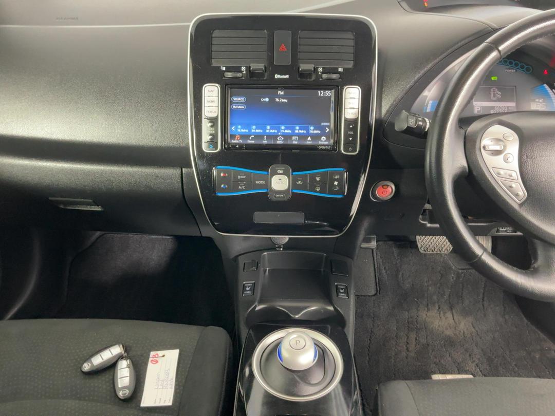 Photo '18' of Nissan Leaf